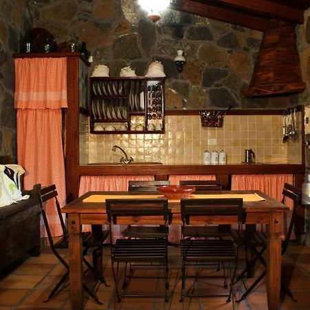 Pensjonat Casa Mary Lola Tinor Zewnętrze zdjęcie